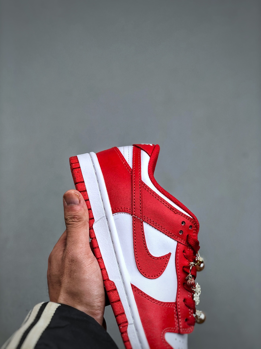 💰280纯原版本 （配件丢失扣20） NIKE DUNK LOW NEXT NATURE 婚鞋 吉祥喜庆  DD1873 116 独家版型蒸餾加工帶來的是更好的视觉和脚感体验大厂纯原品质出货 清洁度 电绣工艺 皮料切割干净无任何毛边 细节完美
尺码：36-44（半）