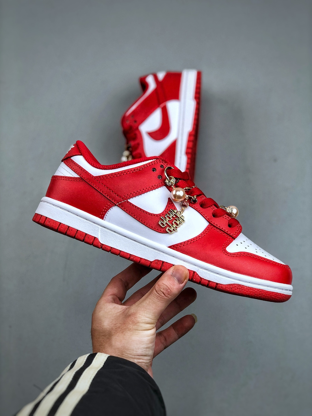 💰280纯原版本 （配件丢失扣20） NIKE DUNK LOW NEXT NATURE 婚鞋 吉祥喜庆  DD1873 116 独家版型蒸餾加工帶來的是更好的视觉和脚感体验大厂纯原品质出货 清洁度 电绣工艺 皮料切割干净无任何毛边 细节完美
尺码：36-44（半）