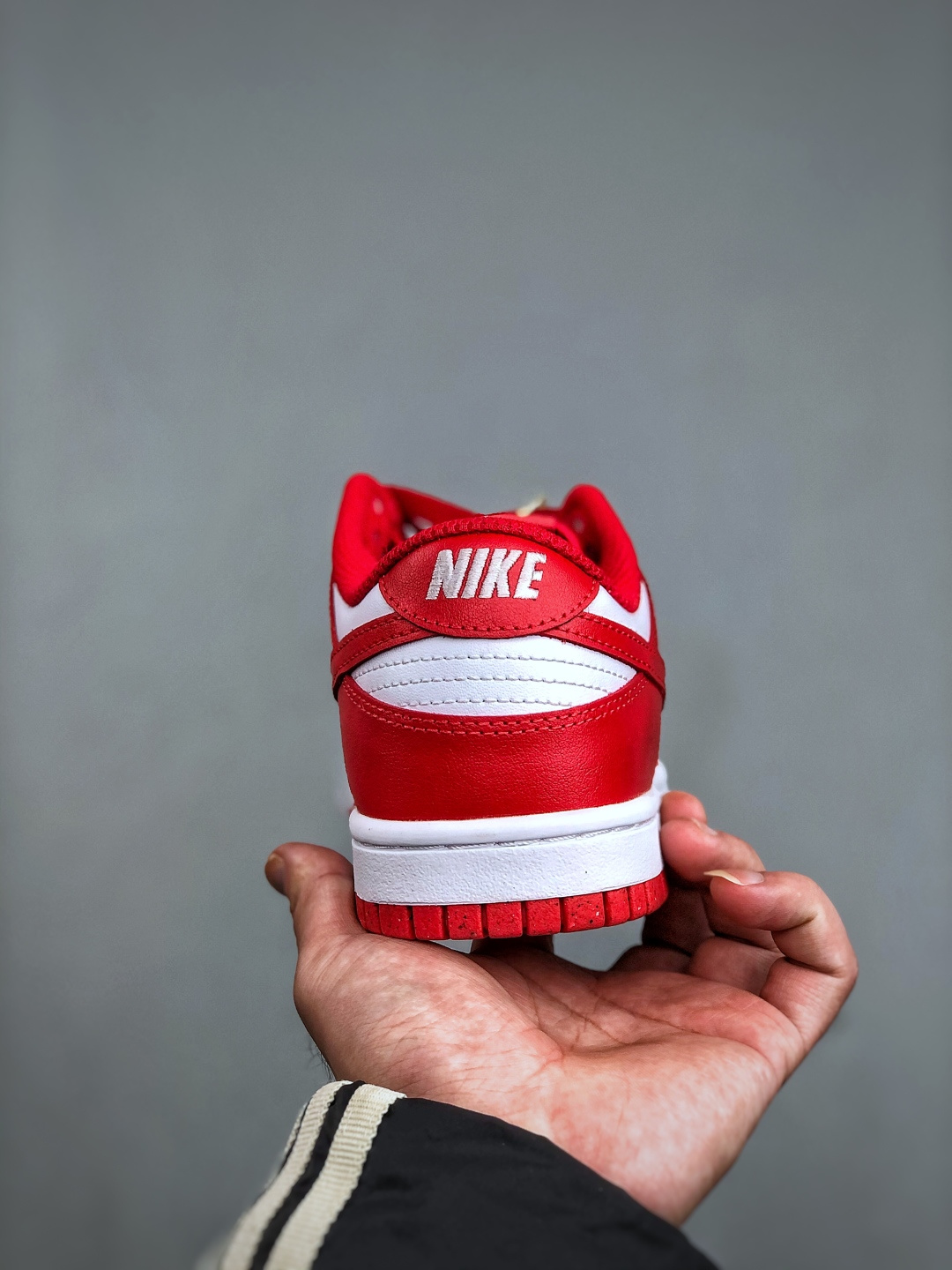 💰280纯原版本 （配件丢失扣20） NIKE DUNK LOW NEXT NATURE 婚鞋 吉祥喜庆  DD1873 116 独家版型蒸餾加工帶來的是更好的视觉和脚感体验大厂纯原品质出货 清洁度 电绣工艺 皮料切割干净无任何毛边 细节完美
尺码：36-44（半）