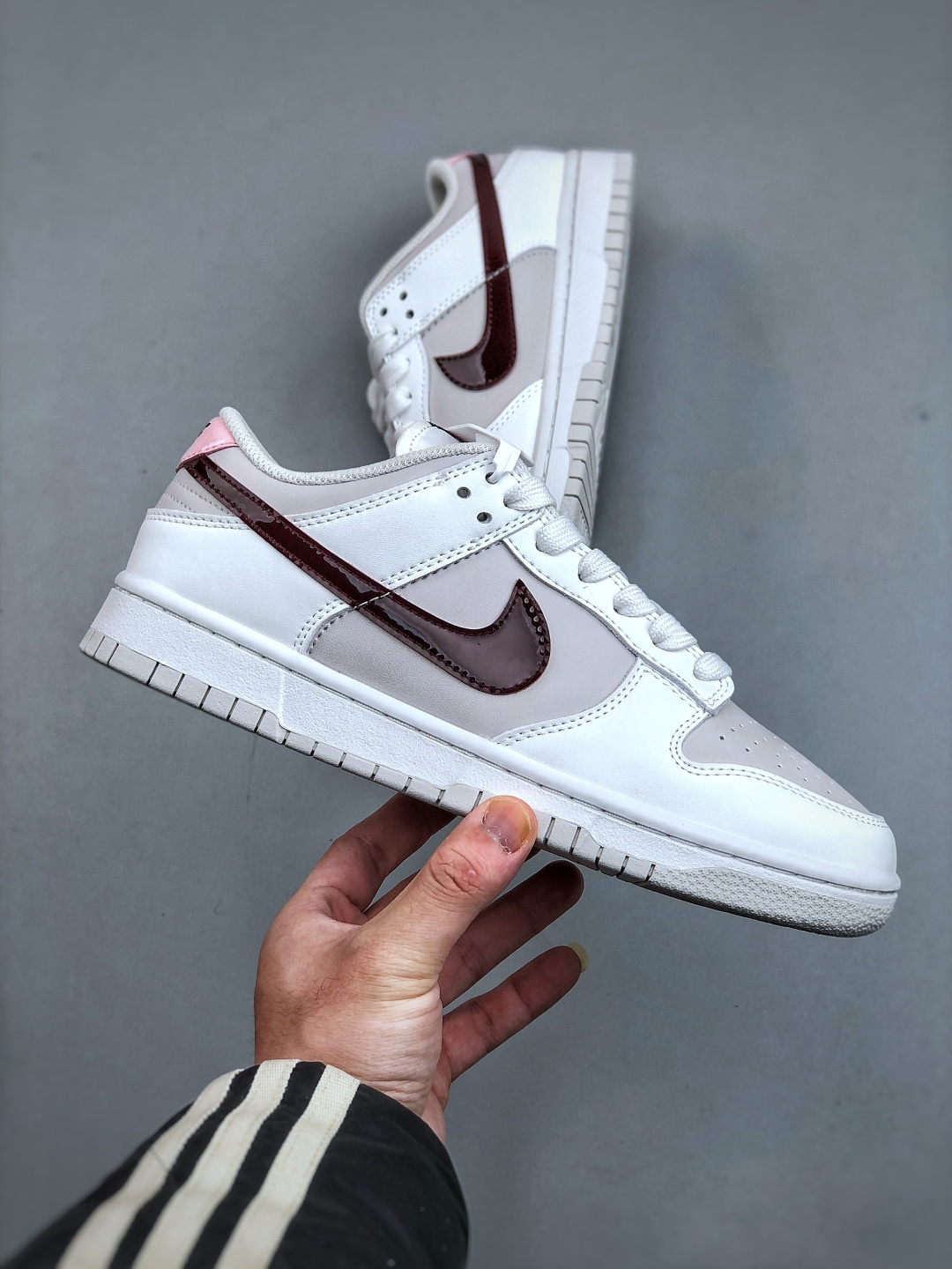 💰240  NIKE DUNK LOW   IM6025 121  独家版型蒸餾加工帶來的是更好的视觉和脚感体验大厂纯原品质出货 清洁度 电绣工艺 皮料切割干净无任何毛边 细节完美
尺码：35-42