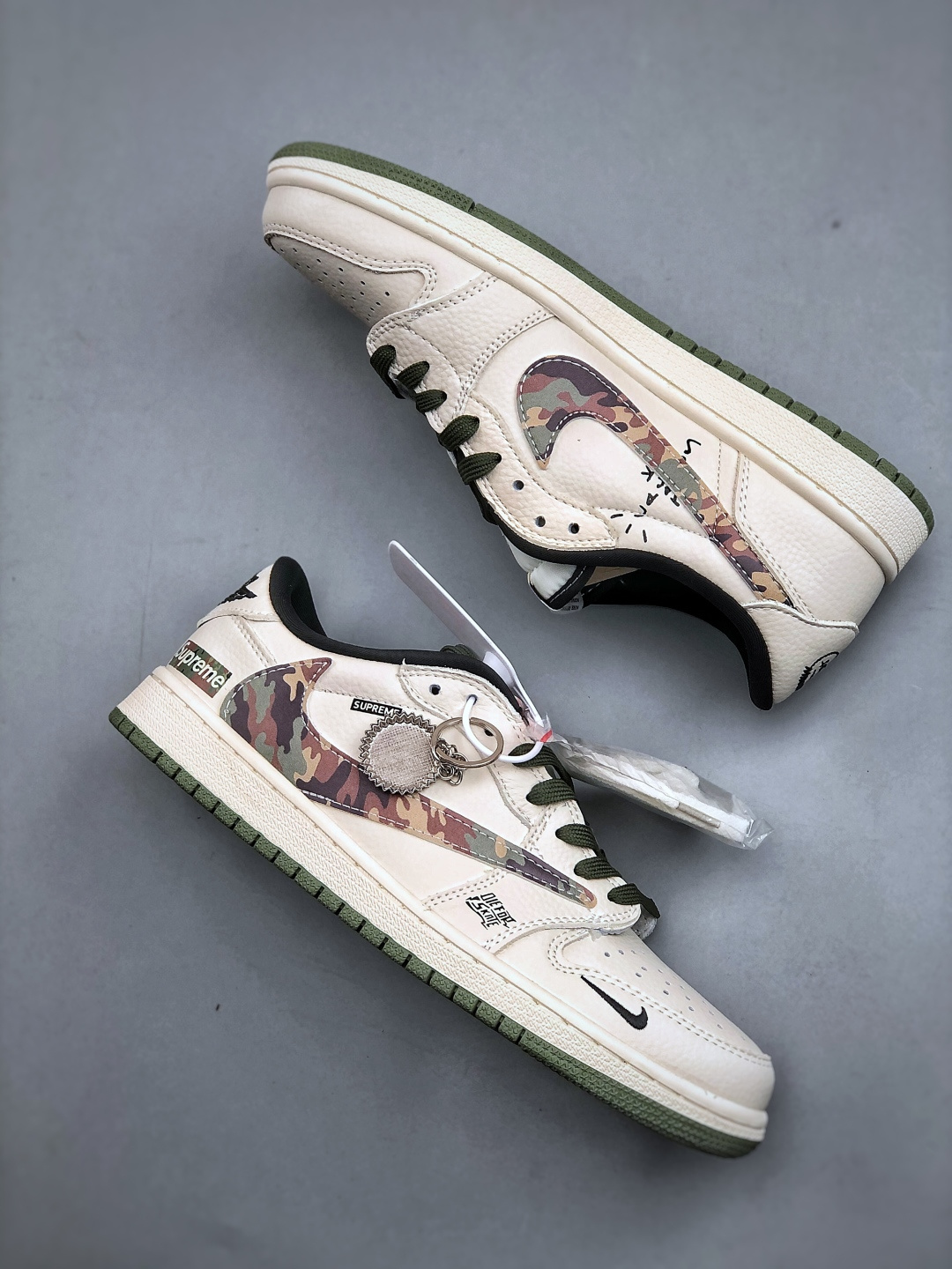 独家福利🧧特💰真标 180 💰公司级260 💰纯原320
市场唯一版本，
36-45带半码，码齐
售后无忧❗❗，放心推❗❗
乔丹Fragment x Travis Scott xDior Air Jordan 1 Low 三方联名倒钩，整双鞋以全荔枝皮打造，腰身搭配白色「倒勾」，再点缀上Travis Scott 标志性的Logo，后跟处以藤原浩最拿手的蓝色为主色调，完善极具Fragment Design的白蓝黑设计风格，左右脚分别以Travis Scott鬼脸和乔丹飞翼加以修饰，彰显出三方联名的奢华格调
货号：XS2024 046
尺码： 36 36.5 37.5 38 38.5 39 40 40.5 41 42 42.5 43 44 45