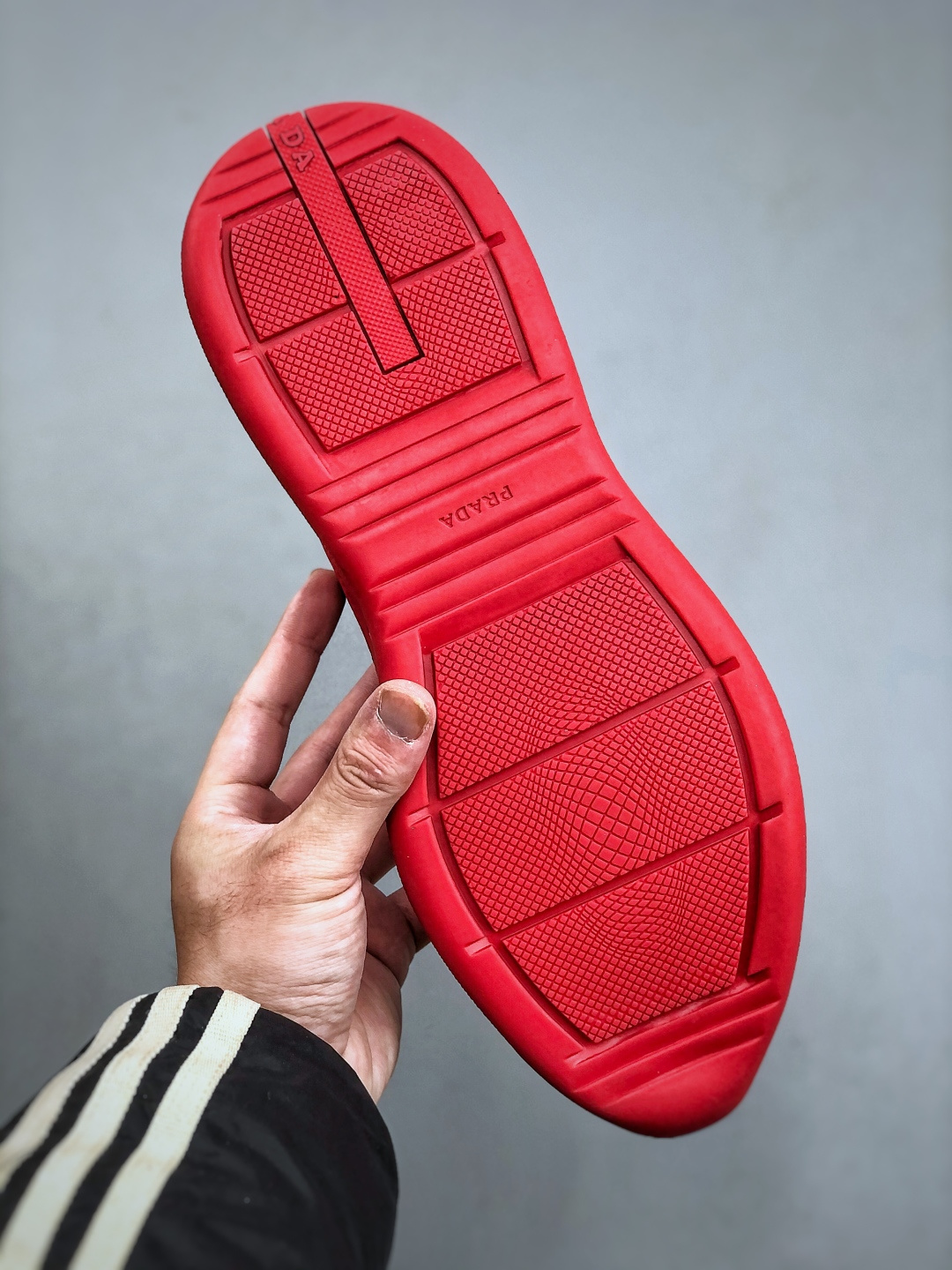 400 PRADA普拉达 广东大厂品质 专柜同步 鞋面意大利进口牛皮面料 AJ3390-Chinese UA Cheap High Quatity Brand Clothes Bags handbags Sneakers wholesale wholesaler seller from China Factory suppliers Fashion Clothing Shoes best Quality Beautiful Price 400 PRADA普拉达 广东大厂品质 专柜同步 鞋面意大利进口牛皮面料 AJ3390