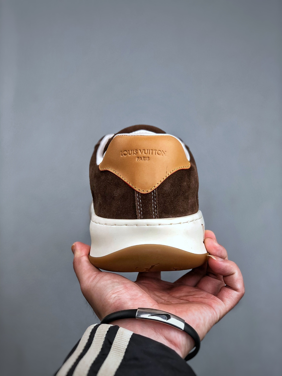 400 LOUIS VUITTON Tilted 系列|2026 早春全新上架 LV 路易威登 Tilted Low Sneakers 倾斜系列低帮复古休闲运动板鞋-Chinese UA Cheap High Quatity Brand Clothes Bags handbags Sneakers wholesale wholesaler seller from China Factory suppliers Fashion Clothing Shoes best Quality Beautiful Price 400 LOUIS VUITTON Tilted 系列|2026 早春全新上架 LV 路易威登 Tilted Low Sneakers 倾斜系列低帮复古休闲运动板鞋