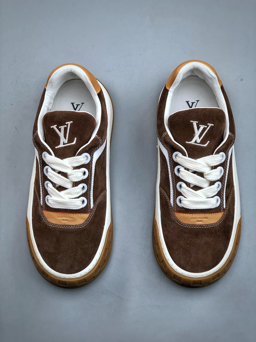 400 LOUIS VUITTON Tilted 系列|2026 早春全新上架 LV 路易威登 Tilted Low Sneakers 倾斜系列低帮复古休闲运动板鞋-Chinese UA Cheap High Quatity Brand Clothes Bags handbags Sneakers wholesale wholesaler seller from China Factory suppliers Fashion Clothing Shoes best Quality Beautiful Price 400 LOUIS VUITTON Tilted 系列|2026 早春全新上架 LV 路易威登 Tilted Low Sneakers 倾斜系列低帮复古休闲运动板鞋