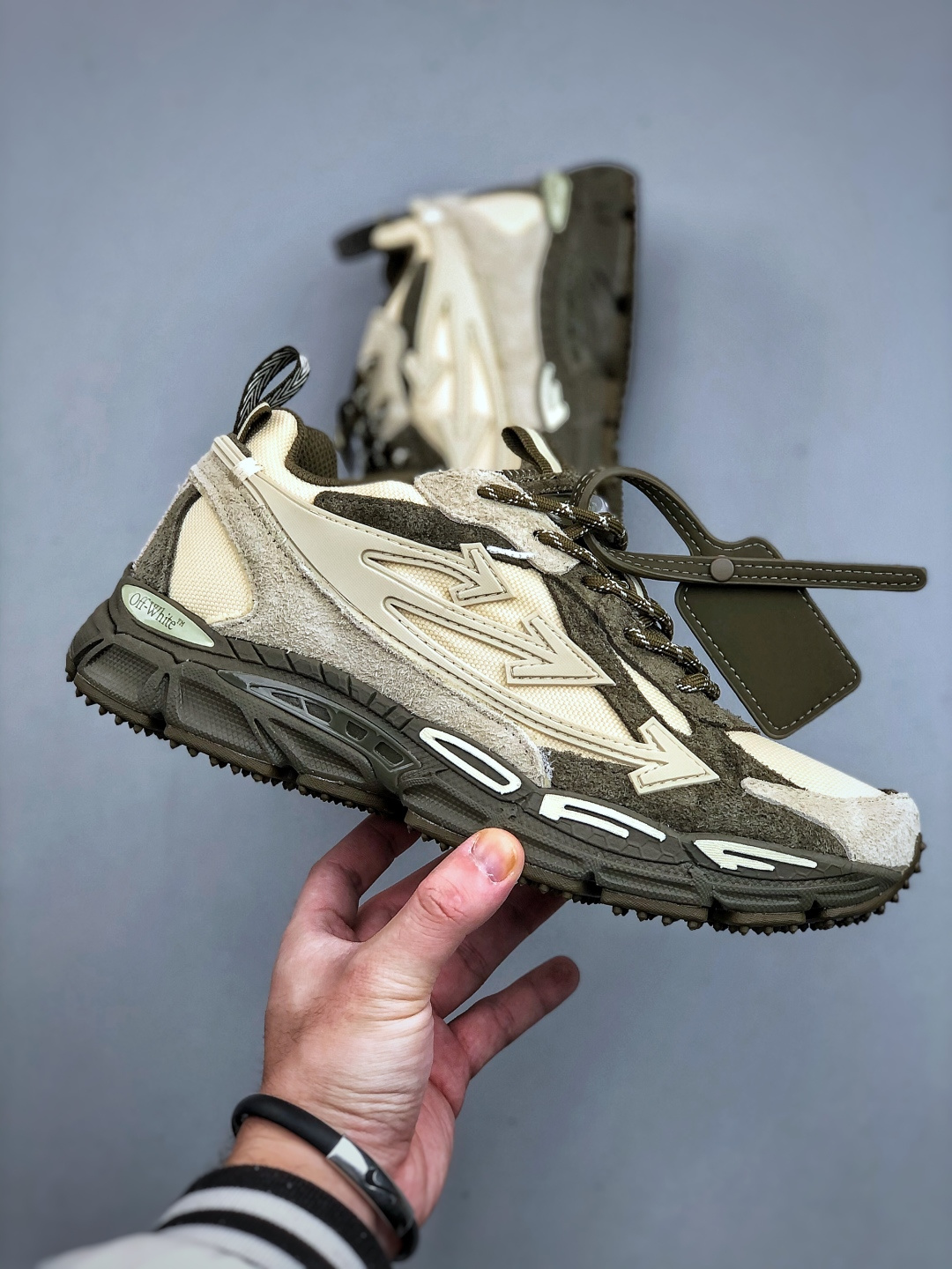 380 Off-White C/O VirGil Abloh 人气单品 OW最新款情侣款跑鞋百分百原盒正确版-Chinese UA Cheap High Quatity Brand Clothes Bags handbags Sneakers wholesale wholesaler seller from China Factory suppliers Fashion Clothing Shoes best Quality Beautiful Price 380 Off-White C/O VirGil Abloh 人气单品 OW最新款情侣款跑鞋百分百原盒正确版