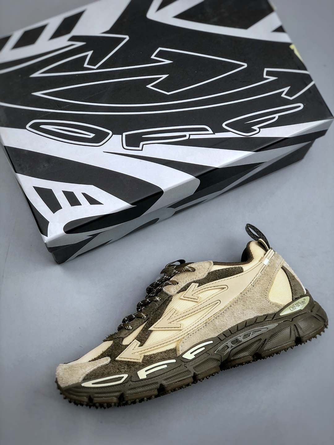 380 Off-White C/O VirGil Abloh 人气单品 OW最新款情侣款跑鞋百分百原盒正确版-Chinese UA Cheap High Quatity Brand Clothes Bags handbags Sneakers wholesale wholesaler seller from China Factory suppliers Fashion Clothing Shoes best Quality Beautiful Price 380 Off-White C/O VirGil Abloh 人气单品 OW最新款情侣款跑鞋百分百原盒正确版