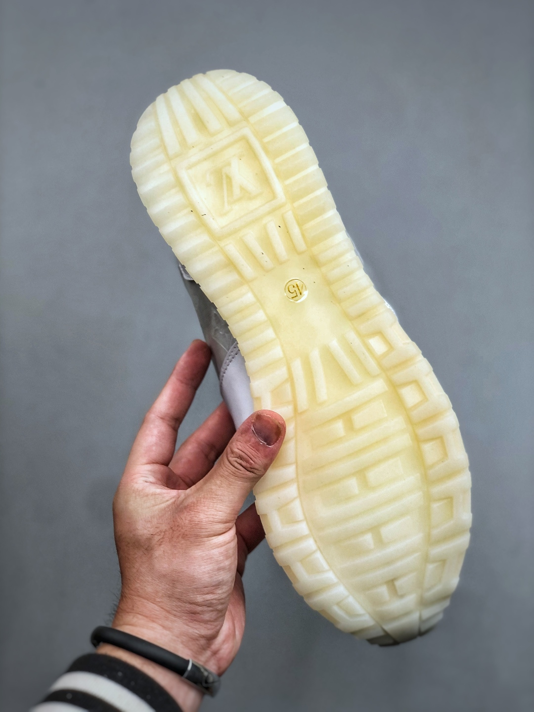 独家实拍 全新升级款 Louis Vuitton Archlight Sneakers| INS 炸款 · 米兰走秀风 · 探视系列复古老爹鞋-High Quatity Cheap Brand wholesale wholesaler seller Clothes Bags handbags Sneakers Top Fashion Clothing Shoes from China Factory Chinese suppliers best Quality Beautiful Price 独家实拍 全新升级款 Louis Vuitton Archlight Sneakers| INS 炸款 · 米兰走秀风 · 探视系列复古老爹鞋