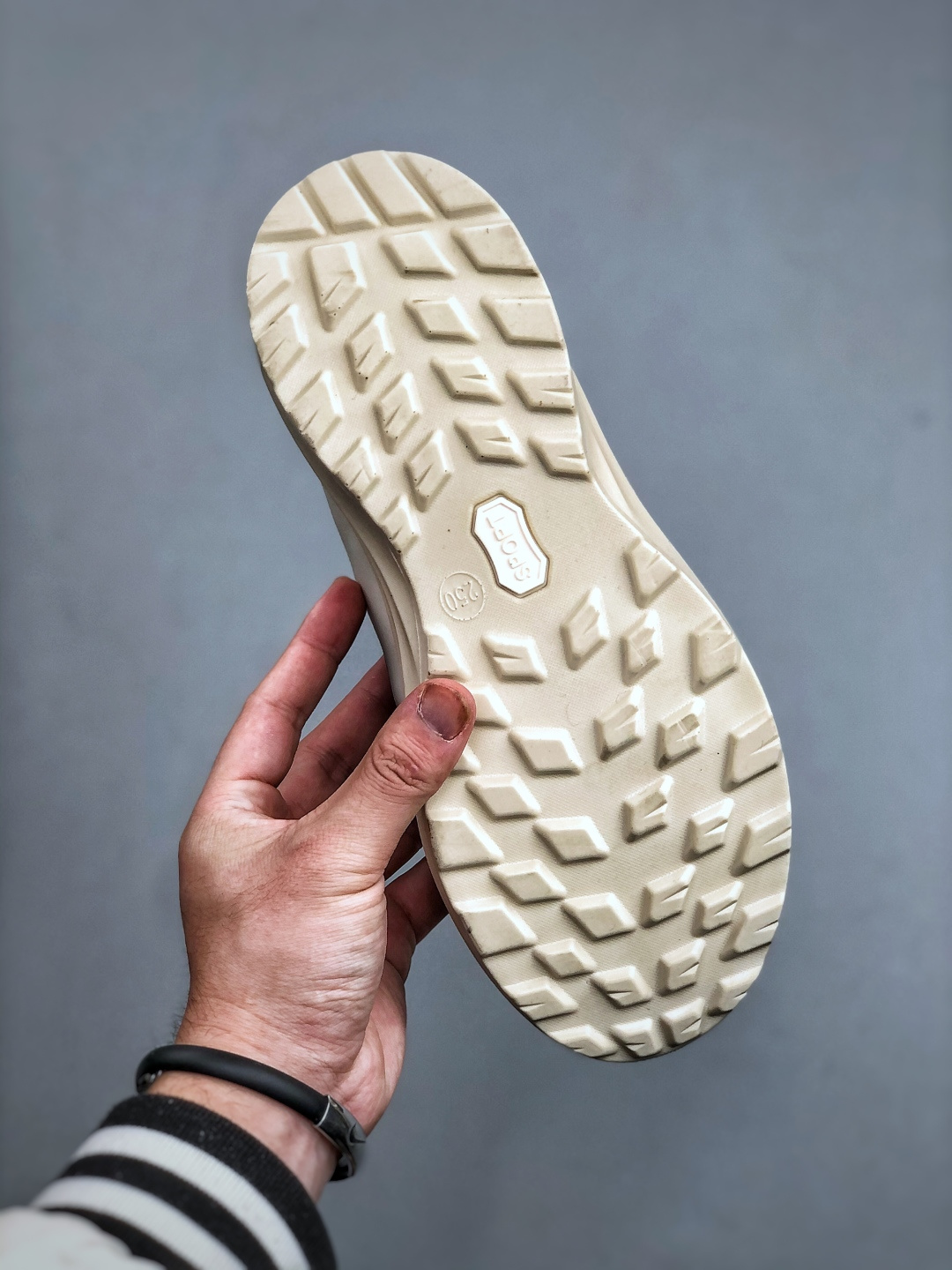 240 ECCO原盒爱步广东1比1货源 2025最新款 新一代ecco男鞋 时尚正装男士登山鞋潮鞋-Chinese UA Cheap High Quatity Brand Clothes Bags handbags Sneakers wholesale wholesaler seller from China Factory suppliers Fashion Clothing Shoes best Quality Beautiful Price 240 ECCO原盒爱步广东1比1货源 2025最新款 新一代ecco男鞋 时尚正装男士登山鞋潮鞋
