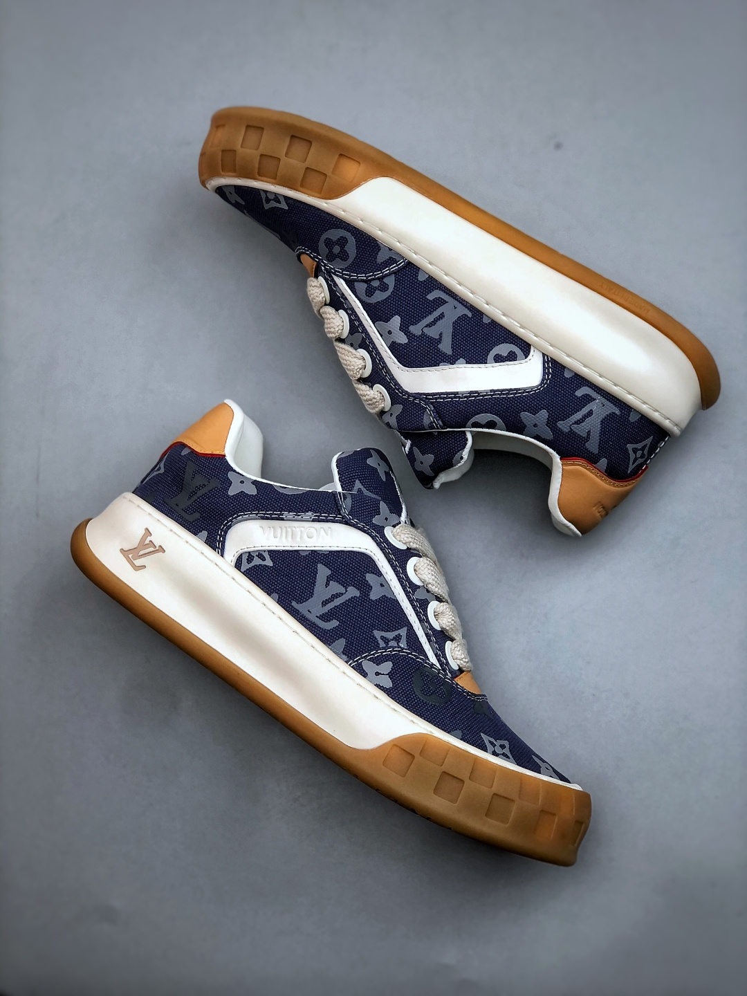 380 广奢高端货--唯一正确版本 LOUIS VUITTON Tilted 系列2026 早春全新上架 LV 路易威登 Tilted Low Sneakers 倾斜系列低帮复古休闲运动板鞋-Chinese UA Cheap High Quatity Brand Clothes Bags handbags Sneakers wholesale wholesaler seller from China Factory suppliers Fashion Clothing Shoes best Quality Beautiful Price 380 广奢高端货--唯一正确版本 LOUIS VUITTON Tilted 系列2026 早春全新上架 LV 路易威登 Tilted Low Sneakers 倾斜系列低帮复古休闲运动板鞋
