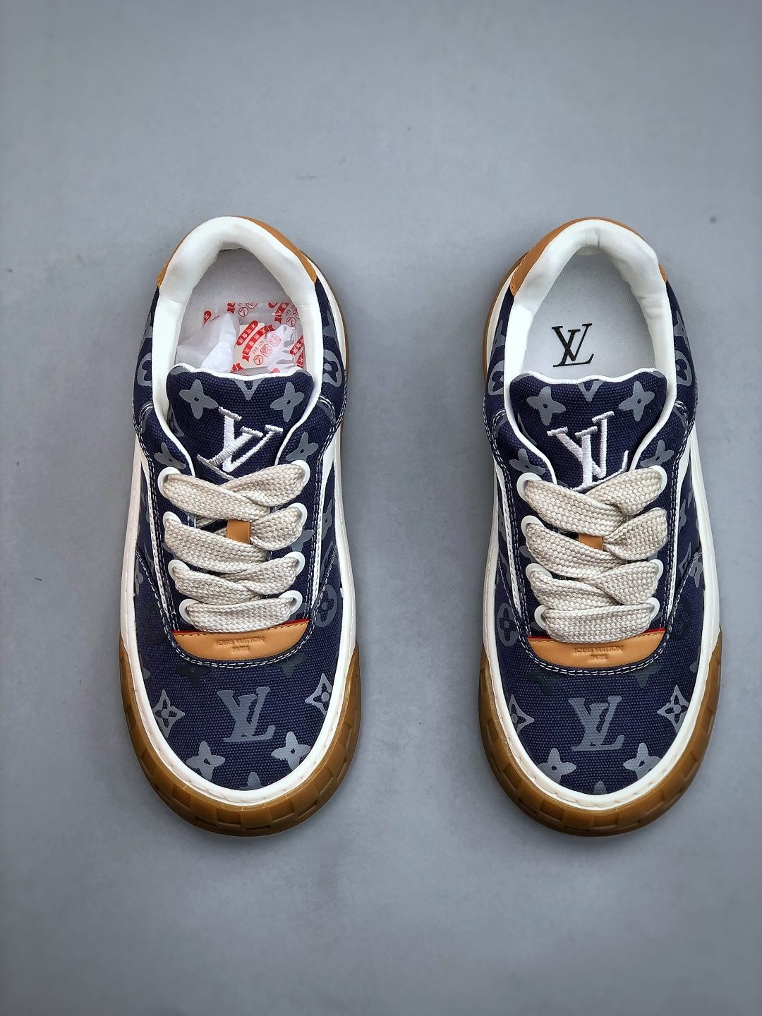 380 广奢高端货--唯一正确版本 LOUIS VUITTON Tilted 系列2026 早春全新上架 LV 路易威登 Tilted Low Sneakers 倾斜系列低帮复古休闲运动板鞋-Chinese UA Cheap High Quatity Brand Clothes Bags handbags Sneakers wholesale wholesaler seller from China Factory suppliers Fashion Clothing Shoes best Quality Beautiful Price 380 广奢高端货--唯一正确版本 LOUIS VUITTON Tilted 系列2026 早春全新上架 LV 路易威登 Tilted Low Sneakers 倾斜系列低帮复古休闲运动板鞋