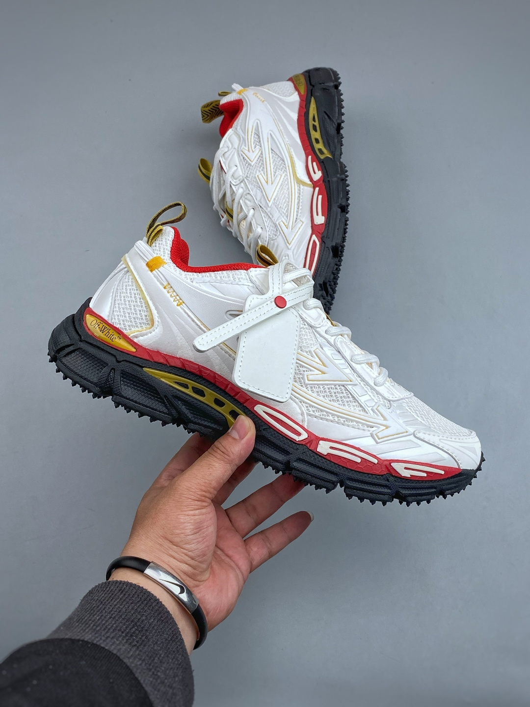 Off-White C/O VirGil Abloh 人气单品  OW最新款情侣款跑鞋百分百原盒正确版 