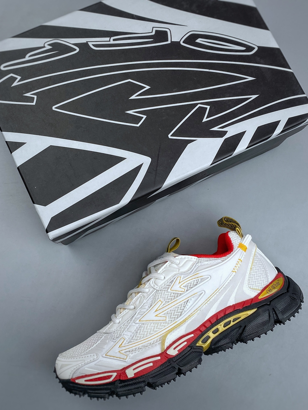 Off-White C/O VirGil Abloh 人气单品  OW最新款情侣款跑鞋百分百原盒正确版 