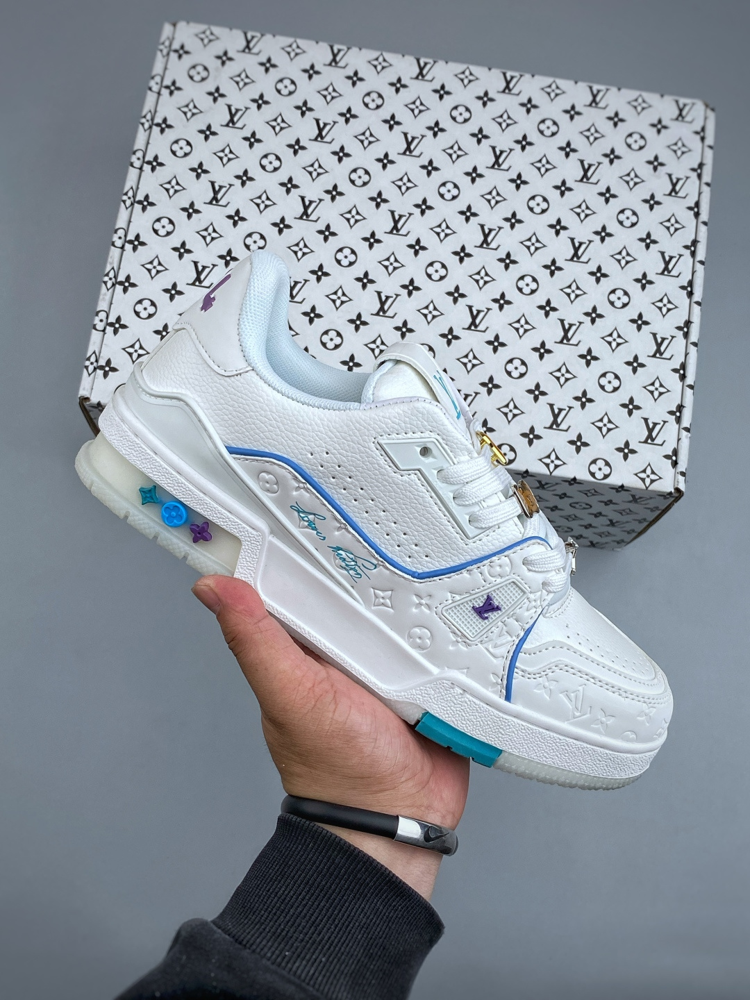 Louis Vuitton Sneakers 11486