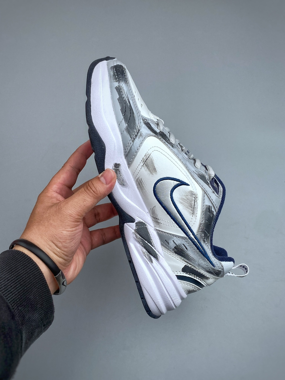 Alternative view of Sneakers 11481