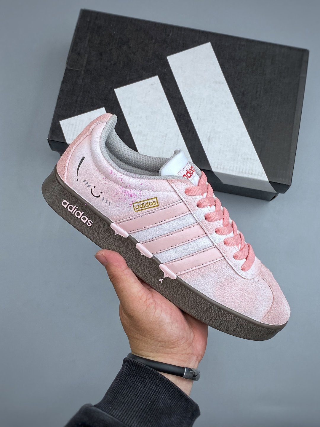 Sneakers HQ1802 11480