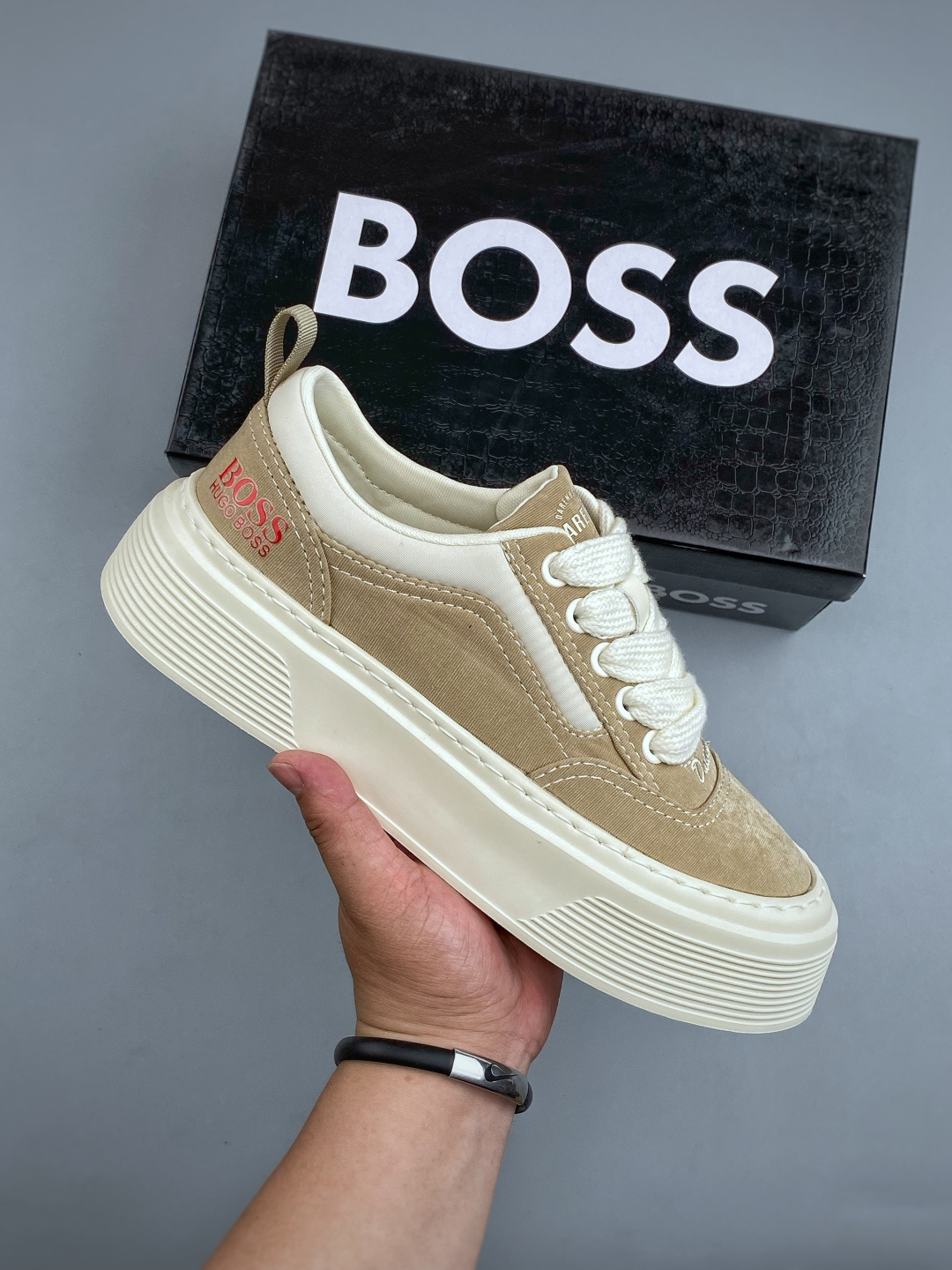 合集#   BOSS - 雨果博斯 钢印版本新款德国高端品牌专柜同步新款、以奢华高端设计出货 鞋面采用原