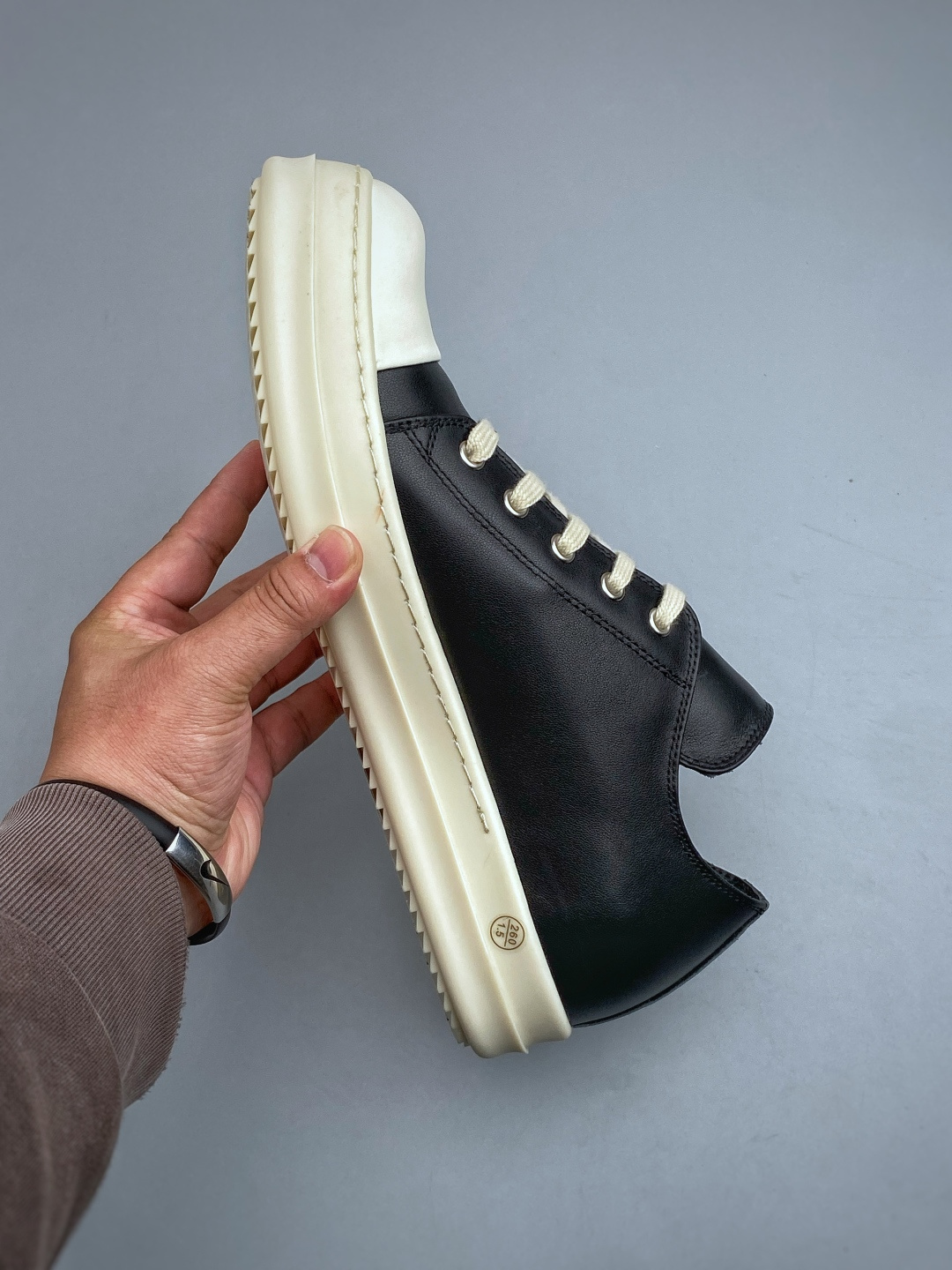 RO欧文斯Rick owens   黑白皮长鞋舌六孔进口原料牛皮莞产超级顶货 新配色陆续上架 产品只会越