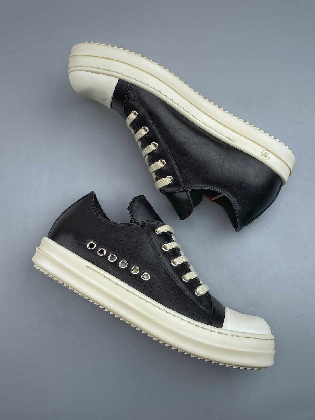 RO欧文斯Rick owens   黑白皮长鞋舌六孔进口原料牛皮莞产超级顶货 新配色陆续上架 产品只会越