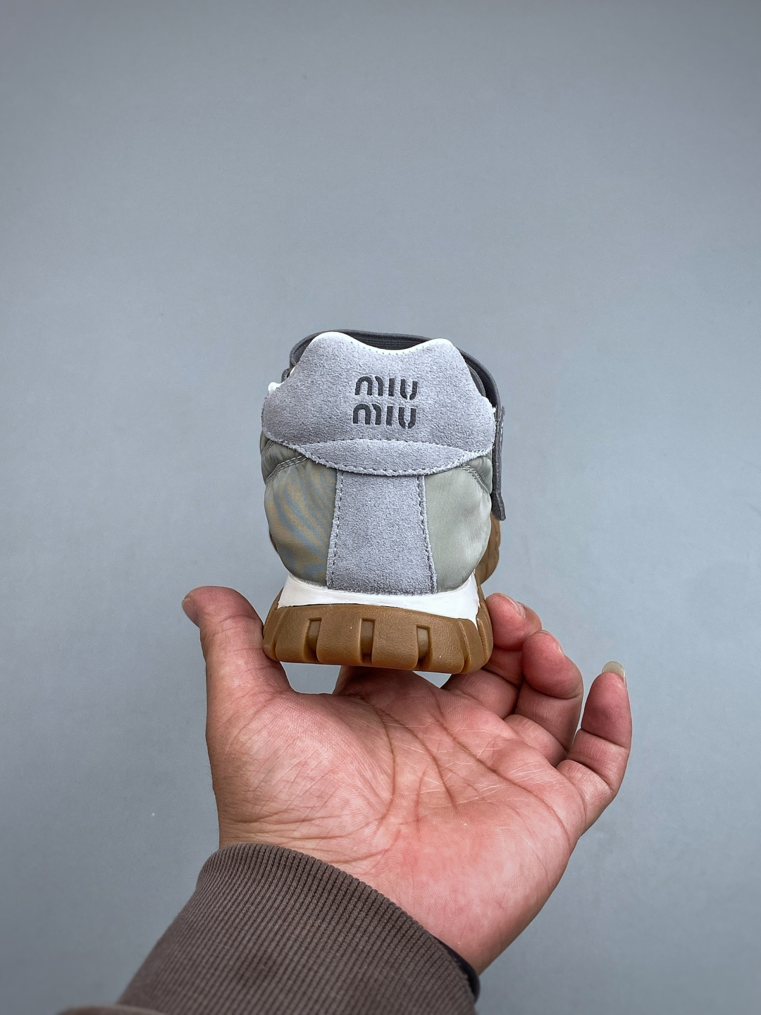 300 miumiu.缪缪2026 早春新品科技面料和绒 面小牛皮轮胎运动鞋魔术贴款凉鞋-Chinese UA Cheap High Quatity Brand Clothes Bags handbags Sneakers wholesale wholesaler seller from China Factory suppliers Fashion Clothing Shoes best Quality Beautiful Price 300 miumiu.缪缪2026 早春新品科技面料和绒 面小牛皮轮胎运动鞋魔术贴款凉鞋