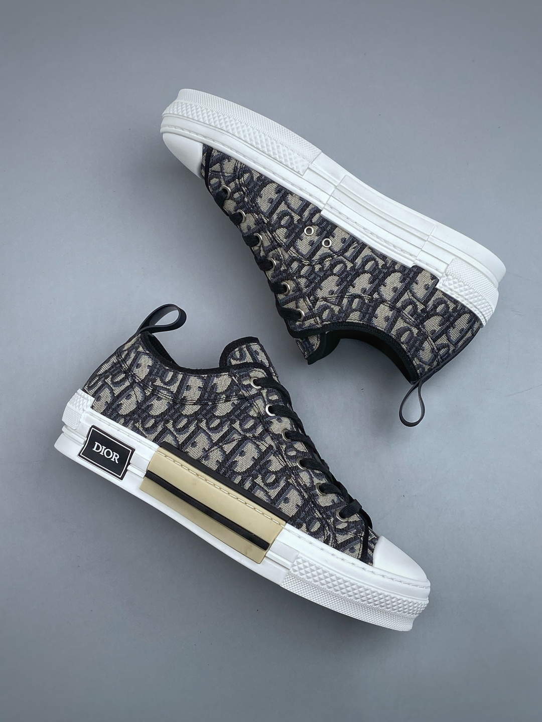 300 迪奥刺绣低班系列 Dior B23 迪奥“CD重影”系列