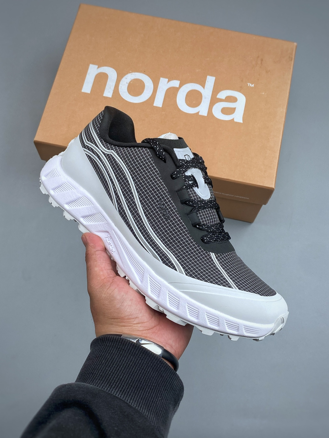 K NORDA 002 厚底系带耐磨 低帮 户外 越野登山功能鞋舒适鞋面 具有很好的延展性 时尚质感鞋面
