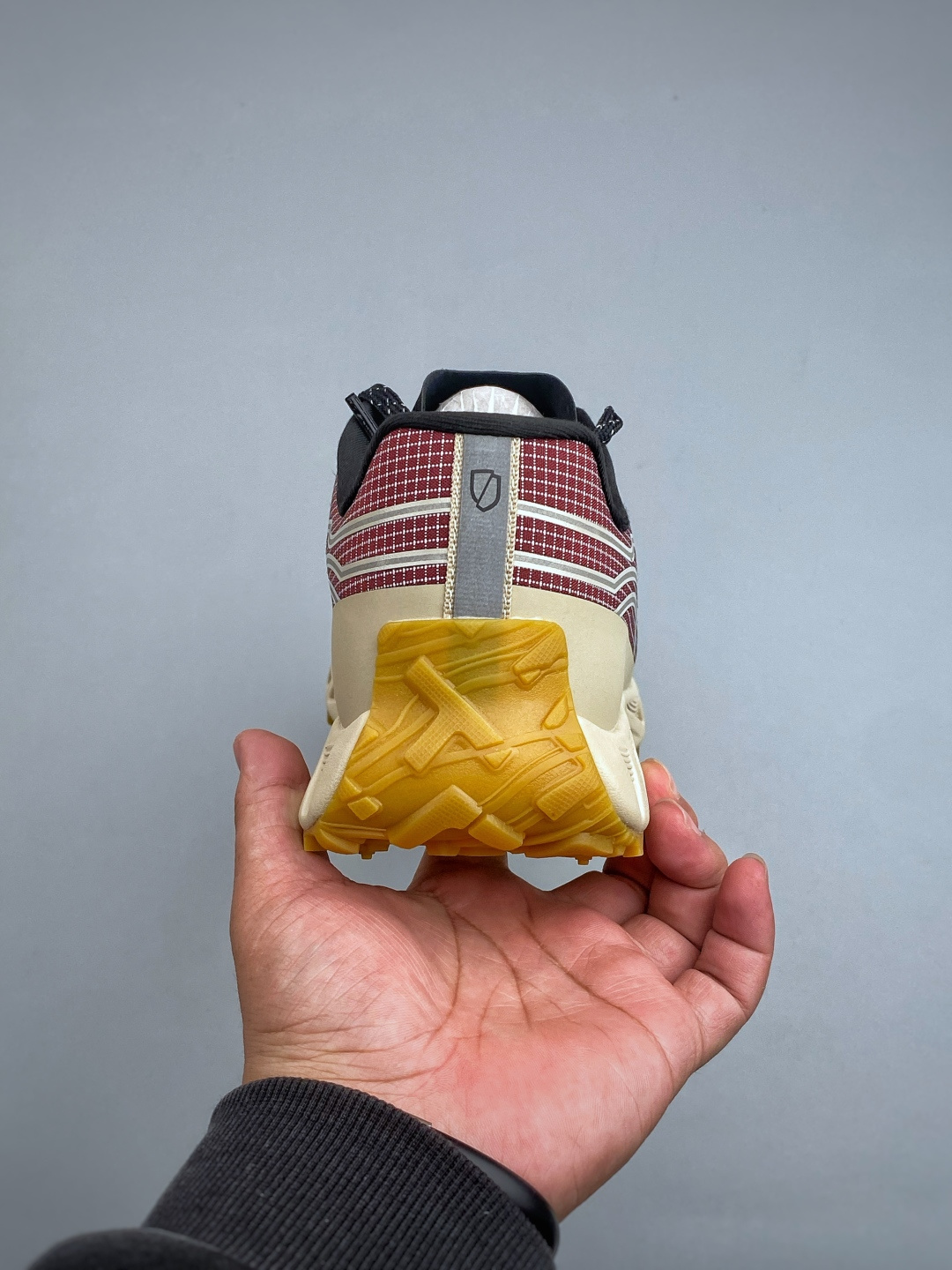 K NORDA 002 厚底系带耐磨 低帮 户外 越野登山功能鞋舒适鞋面 具有很好的延展性 时尚质感鞋面