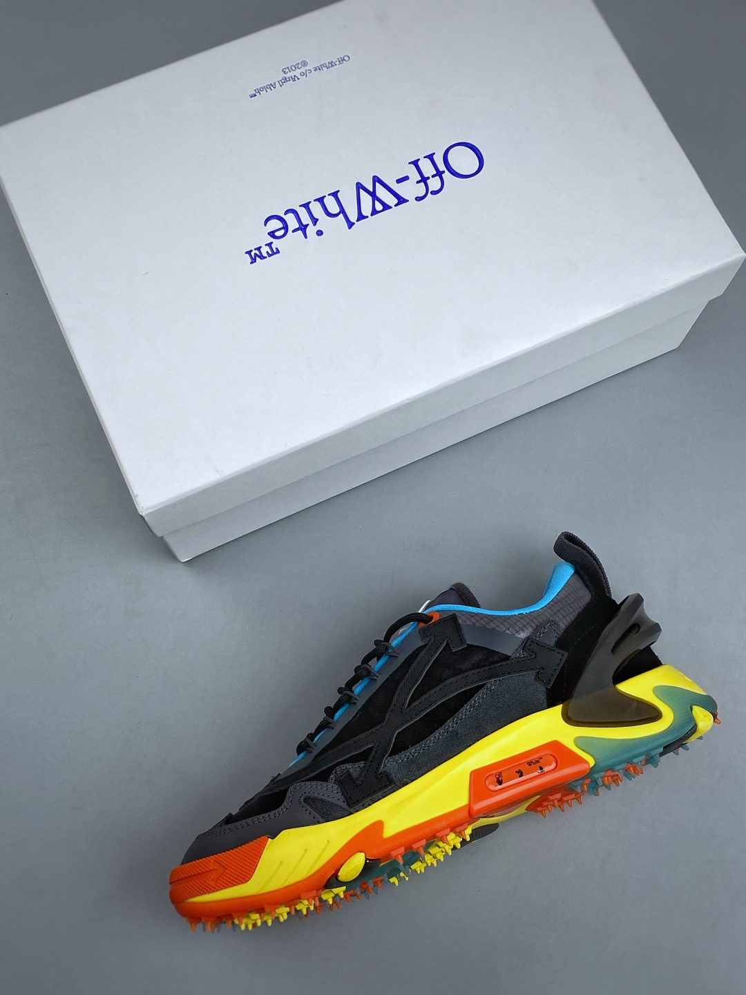 Off-White C/O VirGil Abloh 人气单品 OW最新款情侣款跑鞋百分百原盒正确版 原