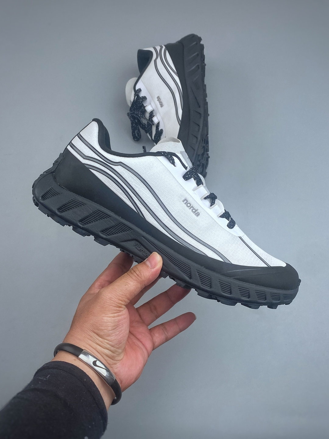 K NORDA 002 M 厚底系带耐磨 低帮 户外 越野登山功能鞋舒适鞋面 具有很好的延展性 时尚质感