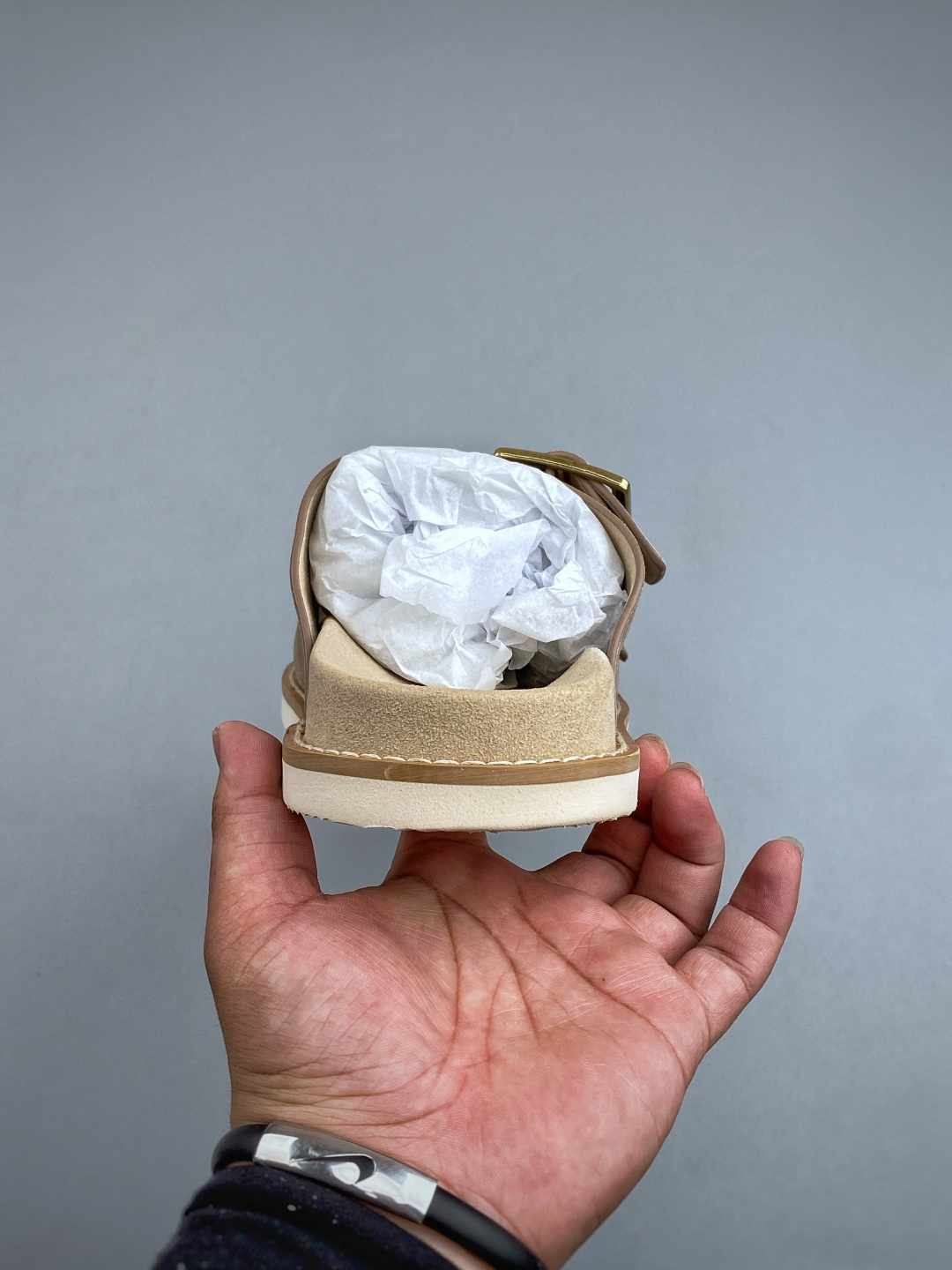EXBrunello Cucinelli 绒面革 二字拖鞋鞋面甄选进口牛反绒皮打造，深棕色绒面自带细腻哑