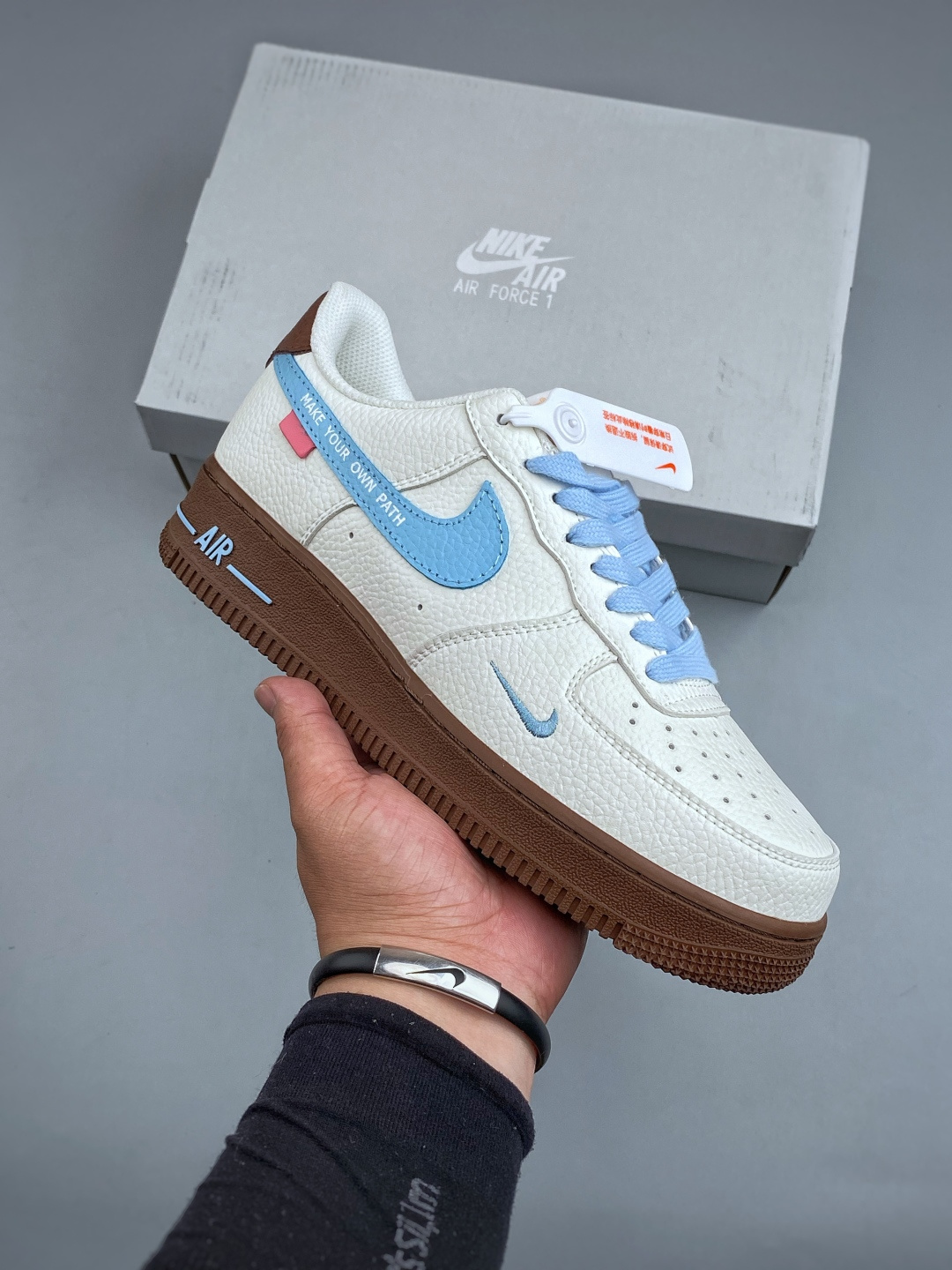 NIKE AIR FORCE 1'07