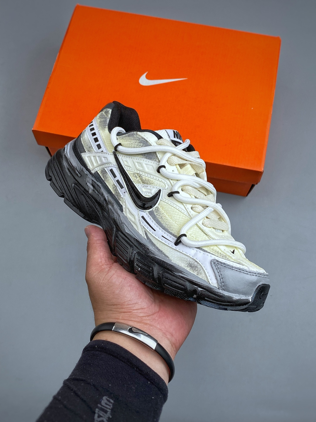 Nike WMNS NIKE INITIATOR
