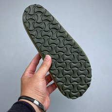 勃肯Birkenstock-Naples 新款上线采用牛皮绒面革➕EVA橡胶底 1:1复刻ZP 区别市面 勃肯Birkenstock-Naples 新款上线采用牛皮绒面革➕EVA橡胶底 1:1复刻ZP 区别市面