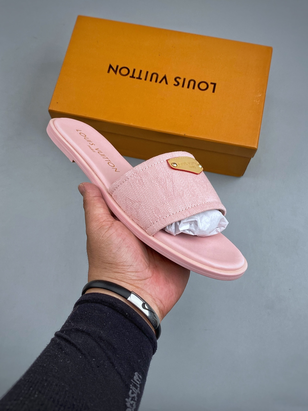 LOUIS VUITTON Lily