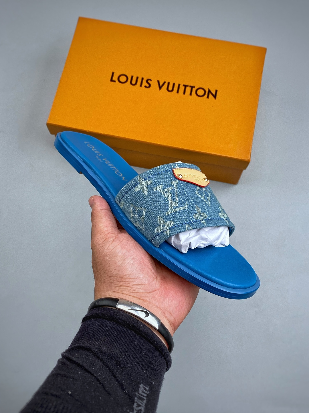LOUIS VUITTON Lily