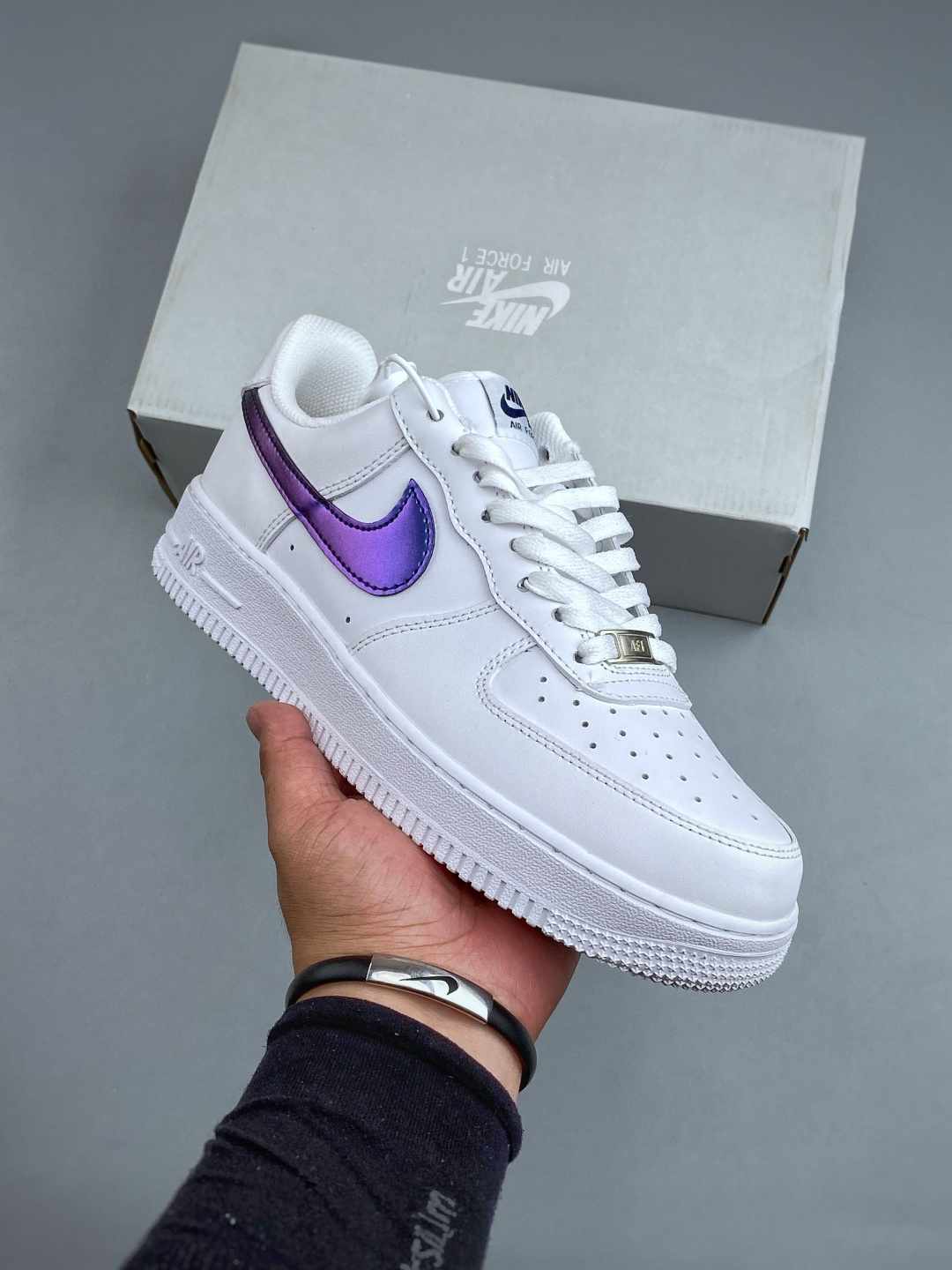 NIKE AIR FORCE 1'07 LV8