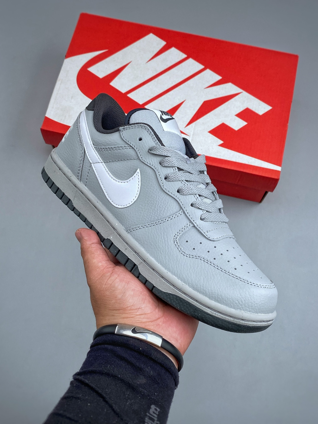 BIG NIKE LOW