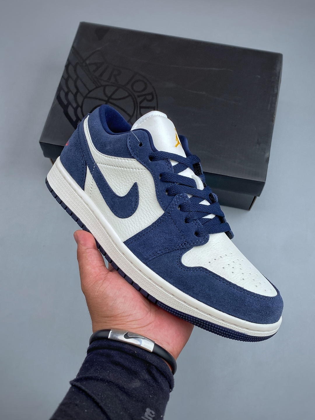 NIKE AIR JORDAN 1 LOW SE