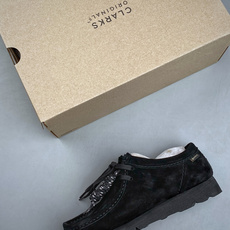 F 其乐Clarks Wallebee 乐福风格袋鼠鞋注意户外防水面料Gore-Tex的面料 结合工装优 F 其乐Clarks Wallebee 乐福风格袋鼠鞋注意户外防水面料Gore-Tex的面料 结合工装优