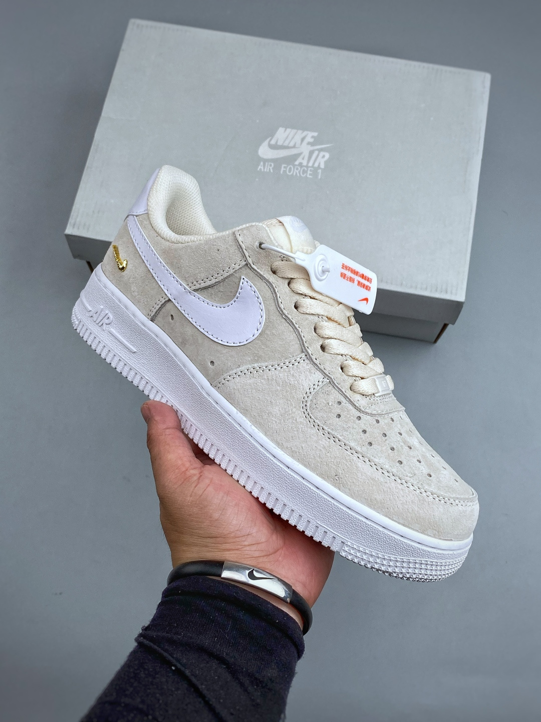 NIKE AIR FORCE 1'07 LV8