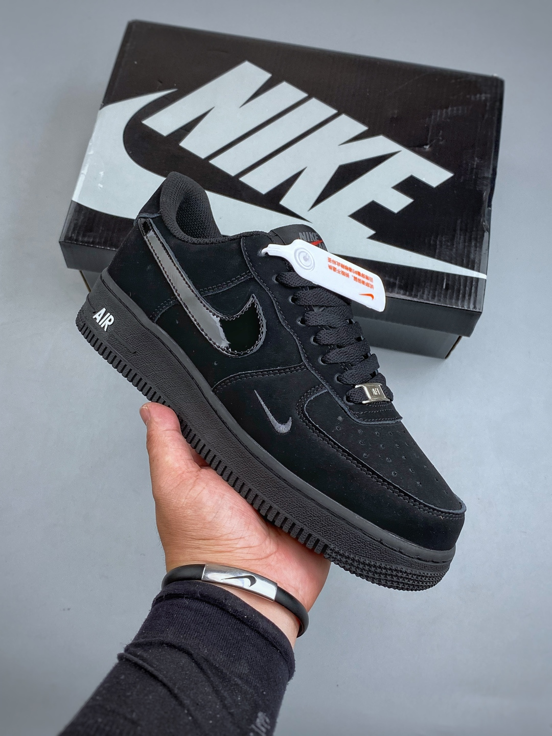 NIKE AIR FORCE 1'07 LV8