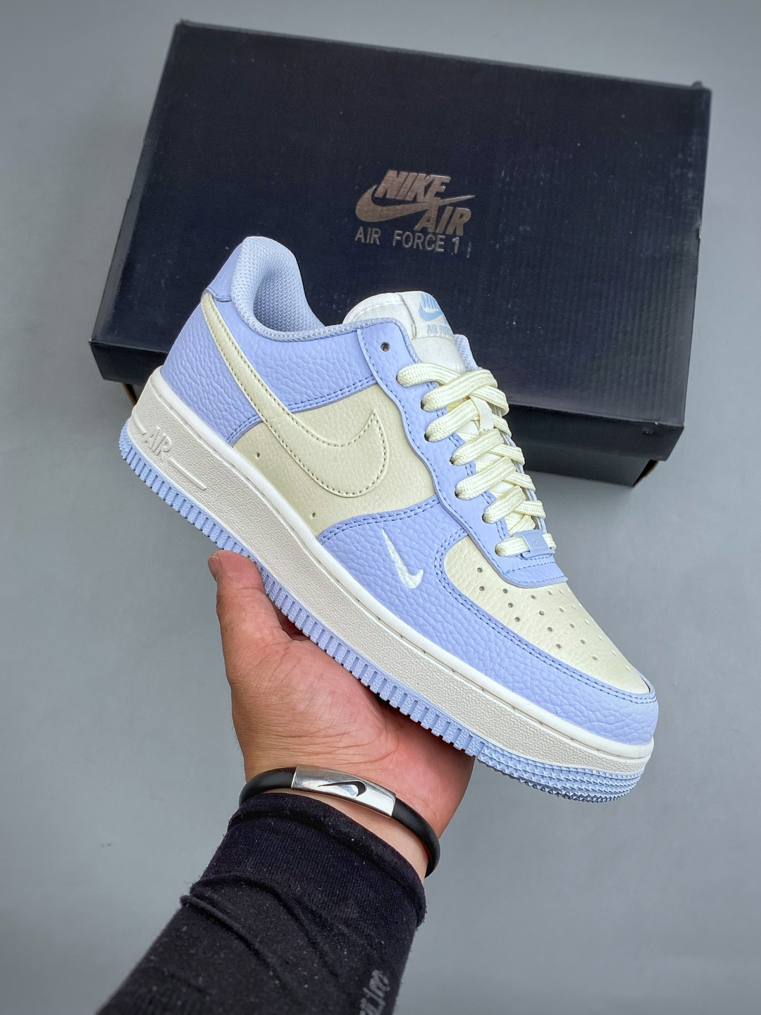 NIKE AIR FORCE 1'07