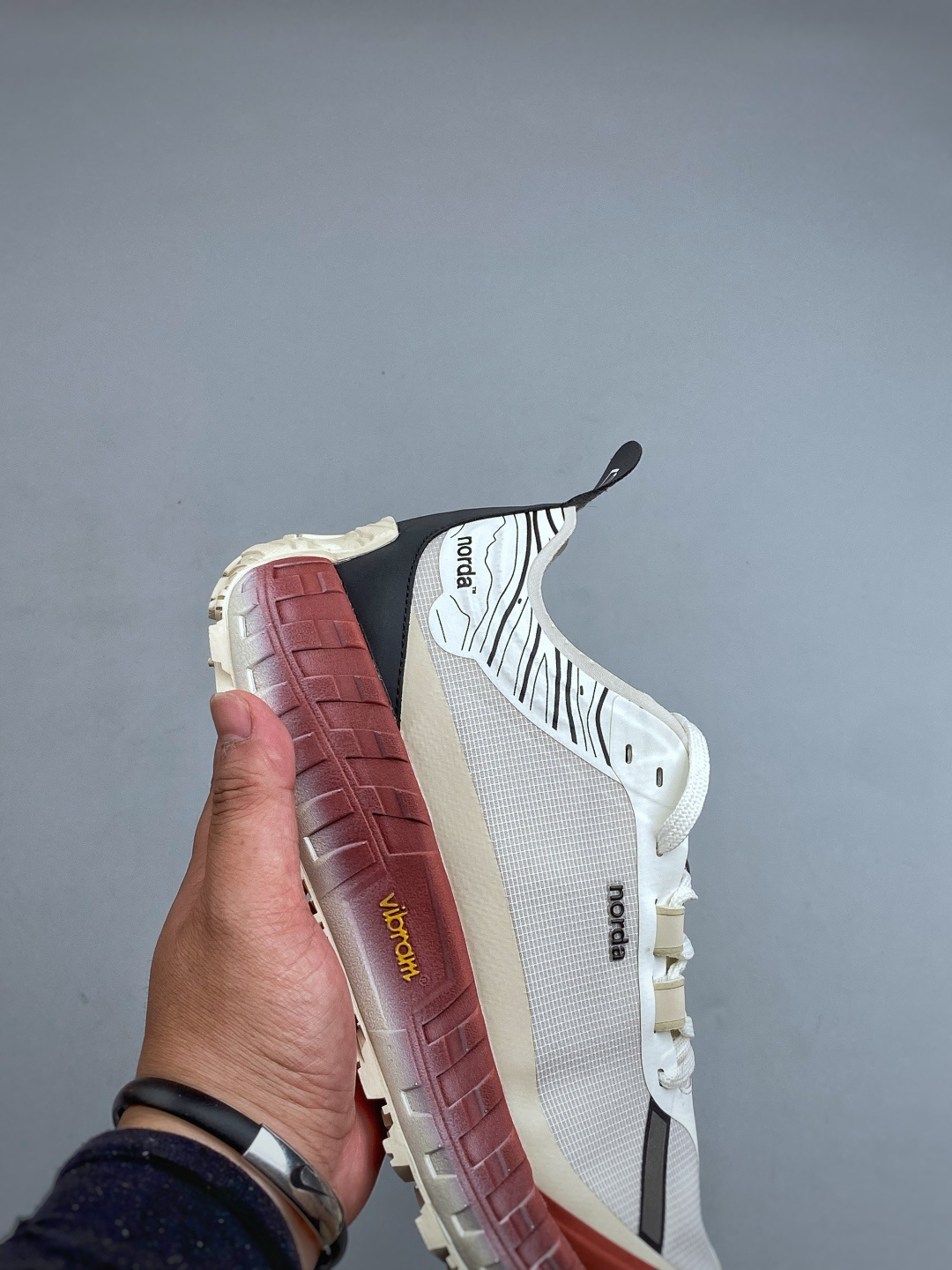 E NORDA 001 LTDED M 厚底系带耐磨 低帮 户外 越野登山功能鞋舒适鞋面 具有很好的延展