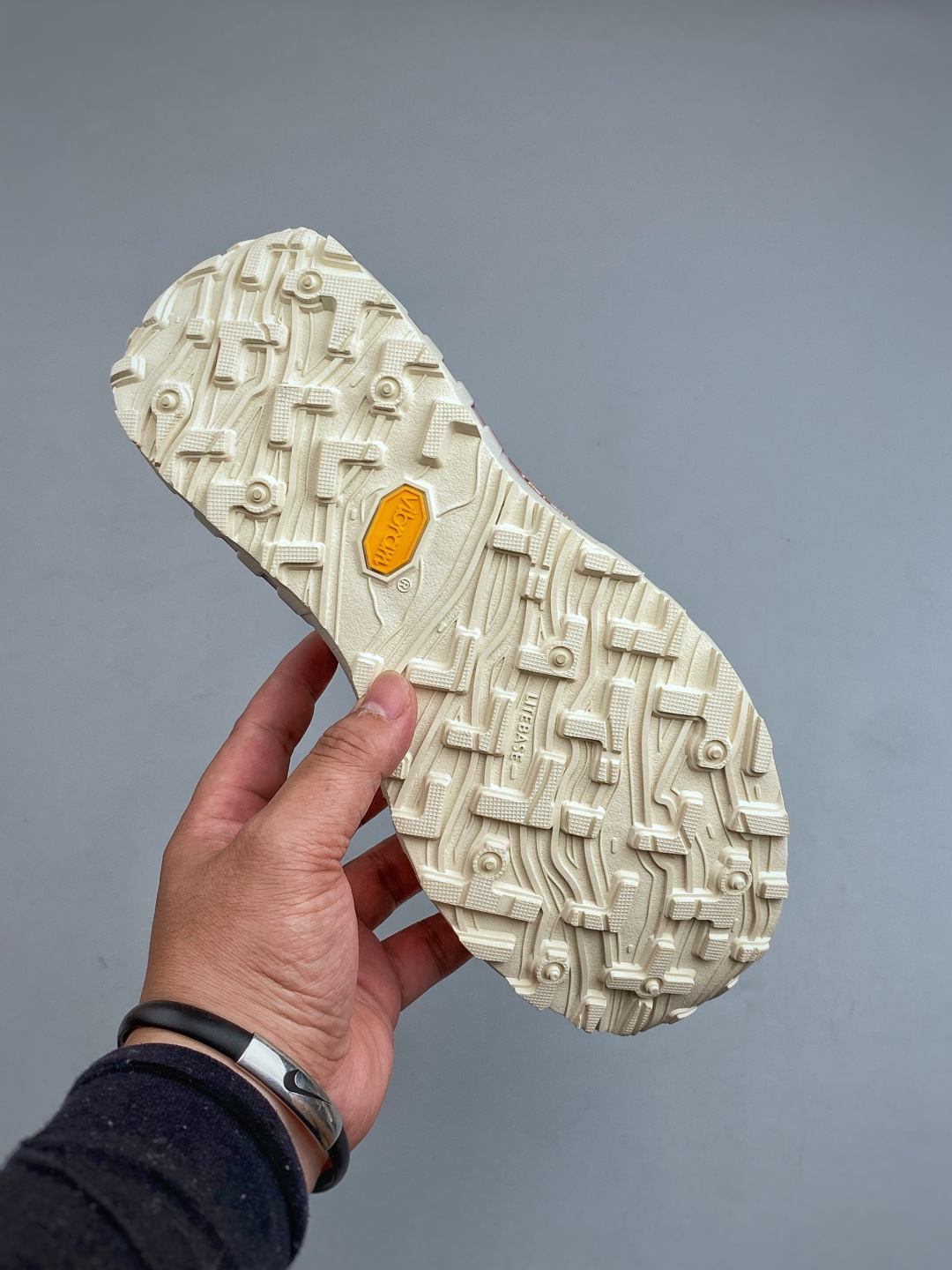 E NORDA 001 LTDED M 厚底系带耐磨 低帮 户外 越野登山功能鞋舒适鞋面 具有很好的延展
