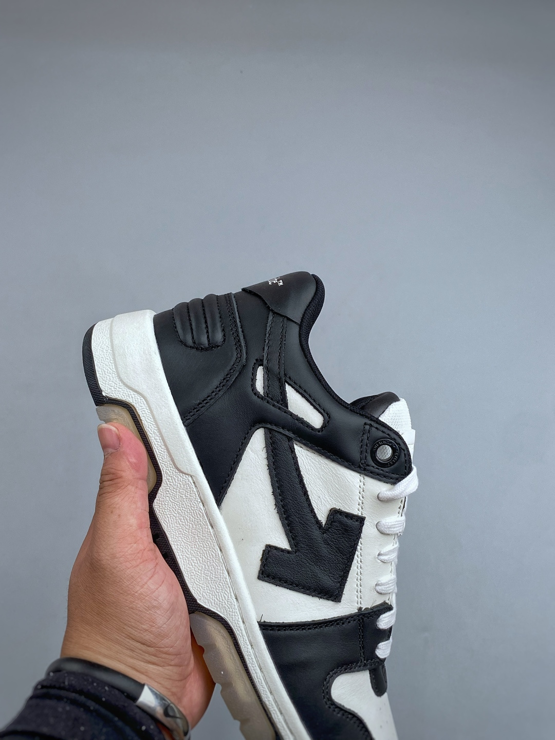 OFF-WHITE OUT OF OFFICE 皮革系带时尚低帮板鞋 尺码：36-47（半）