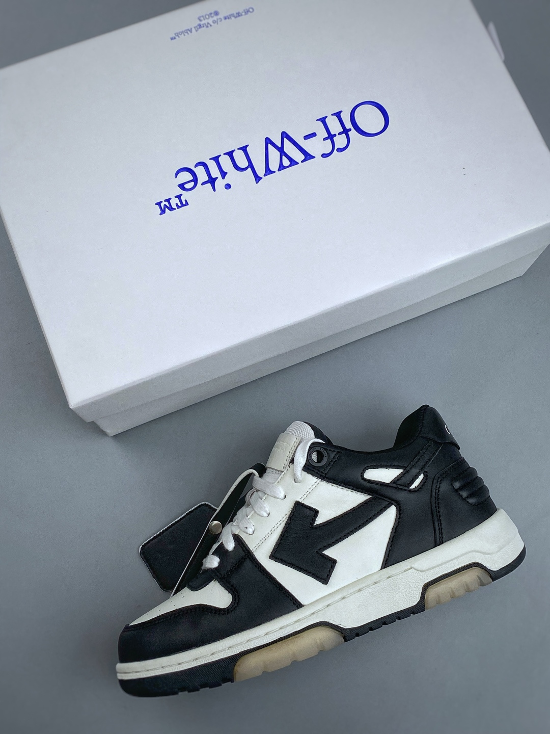 OFF-WHITE OUT OF OFFICE 皮革系带时尚低帮板鞋 尺码：36-47（半）