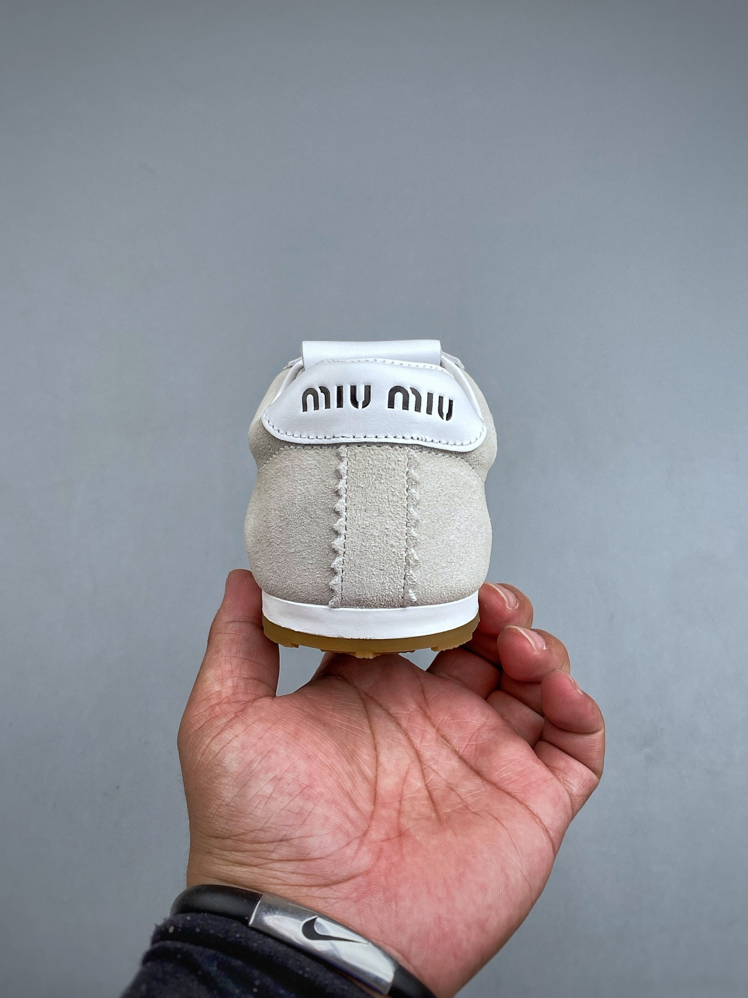 S MIUMIU 缪缪圆头系带德训鞋 薄底低帮生活休闲鞋精湛工艺、精致材料与简约轻盈设计邂逅于新款Miu