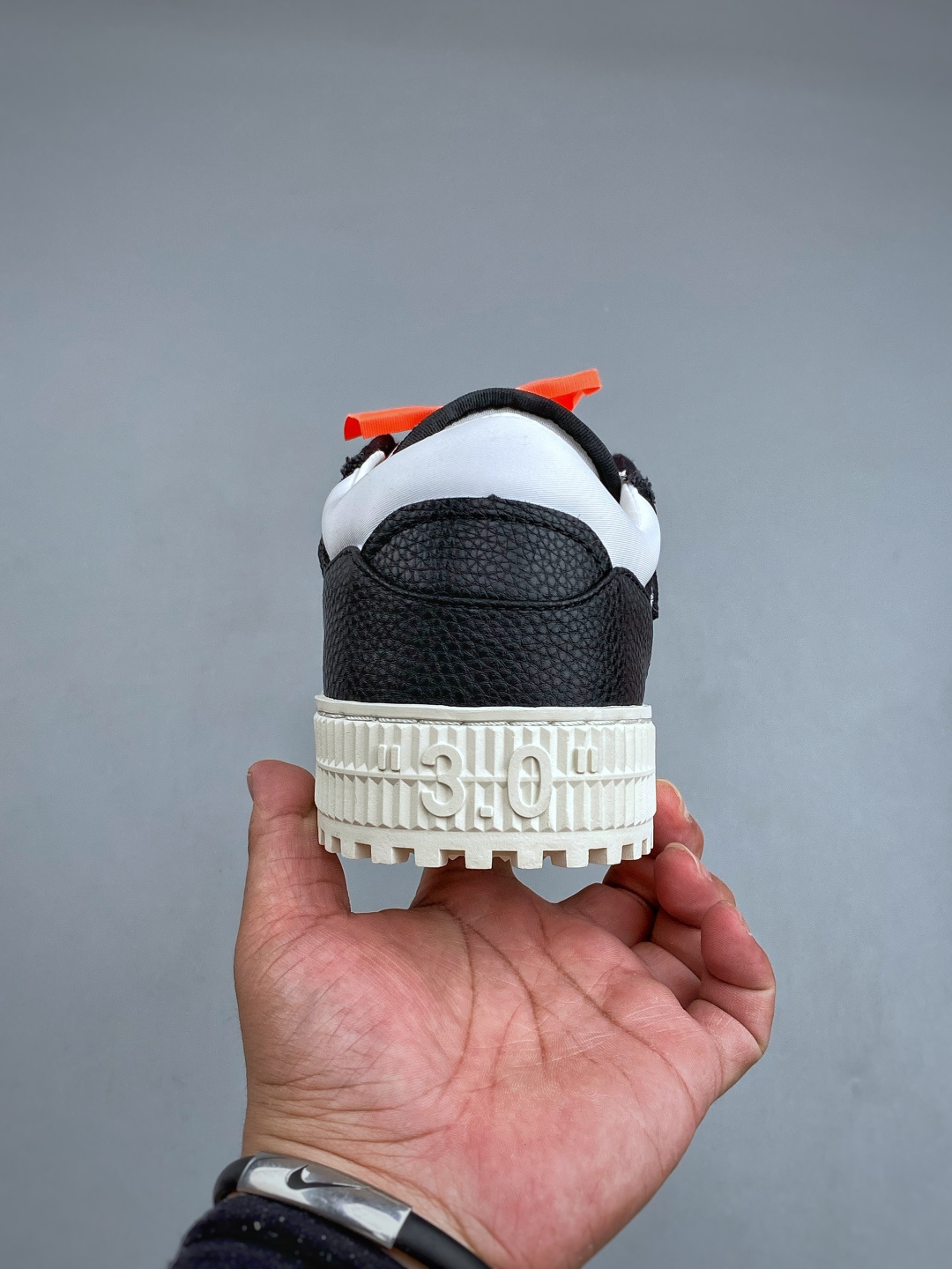 N Off-White c/o Virgil AblohTT 3.0 off court 小牛皮圆头系带