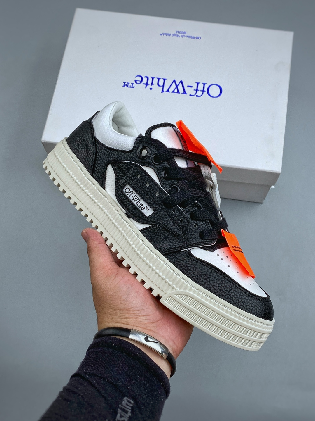 N Off-White c/o Virgil AblohTT 3.0 off court 小牛皮圆头系带