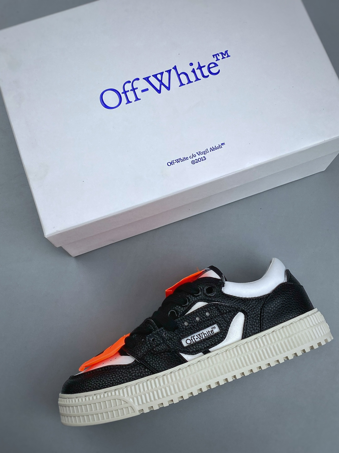 N Off-White c/o Virgil AblohTT 3.0 off court 小牛皮圆头系带