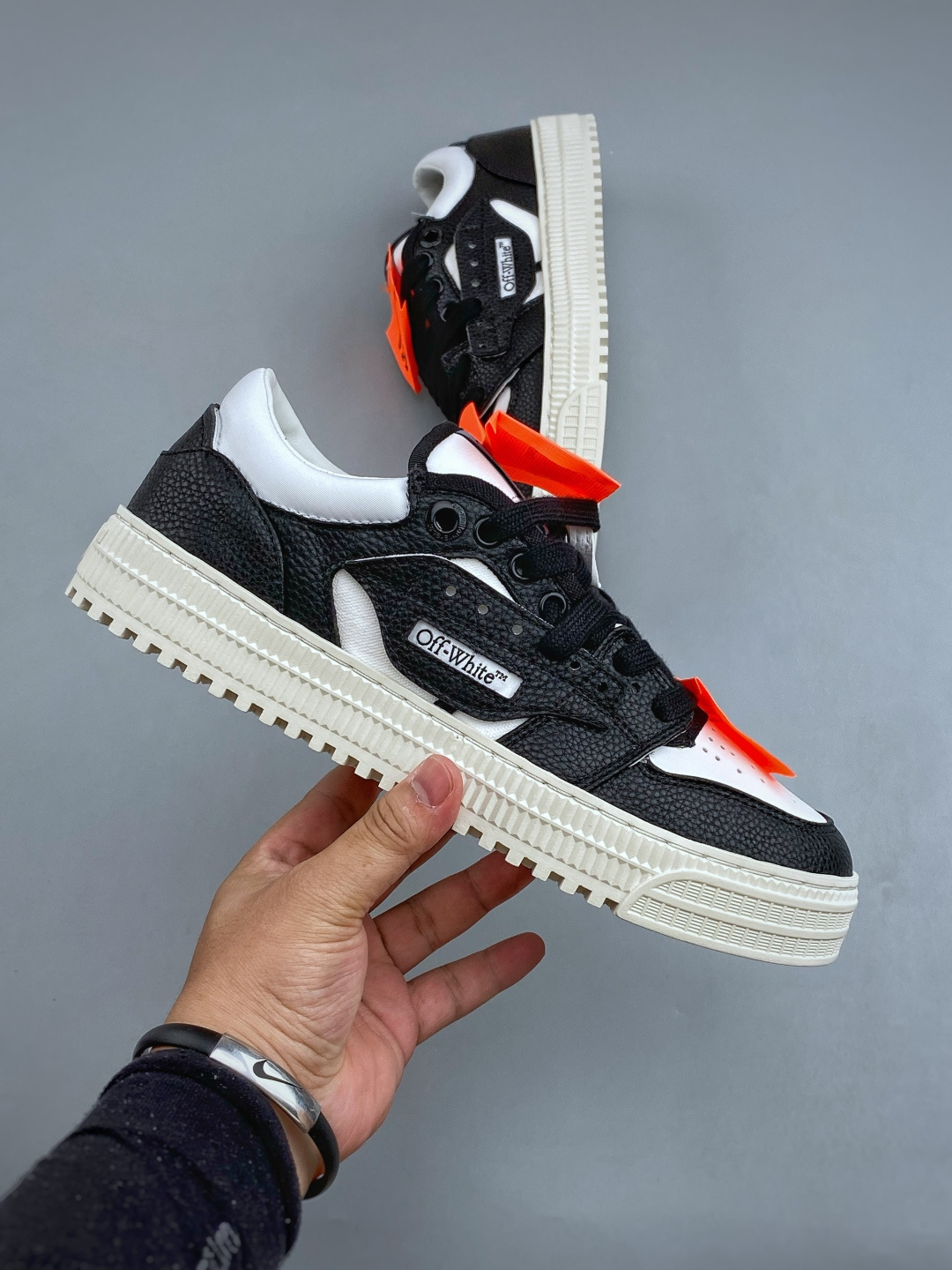 N Off-White c/o Virgil AblohTT 3.0 off court 小牛皮圆头系带